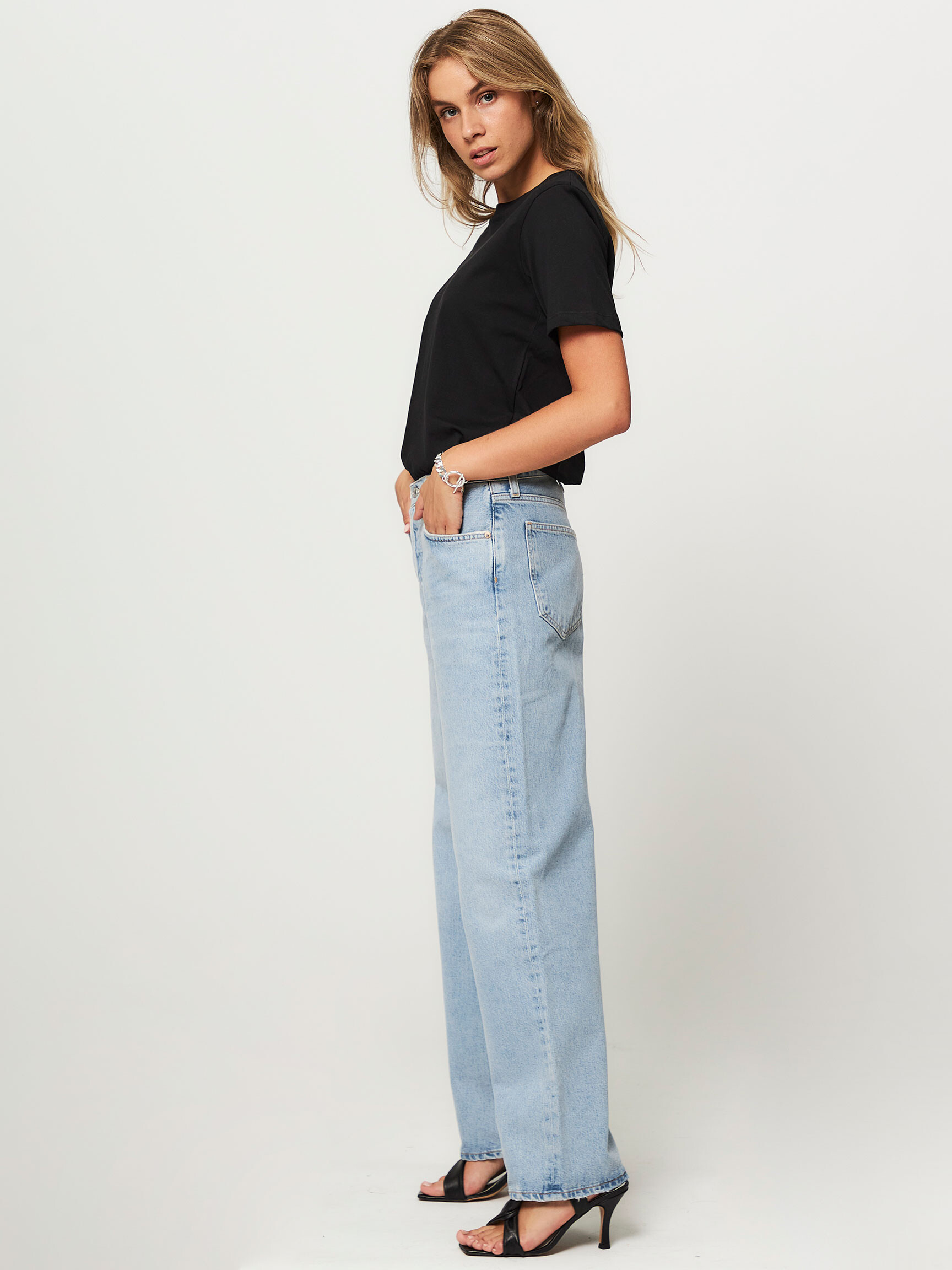 Low slung baggy fit jeans