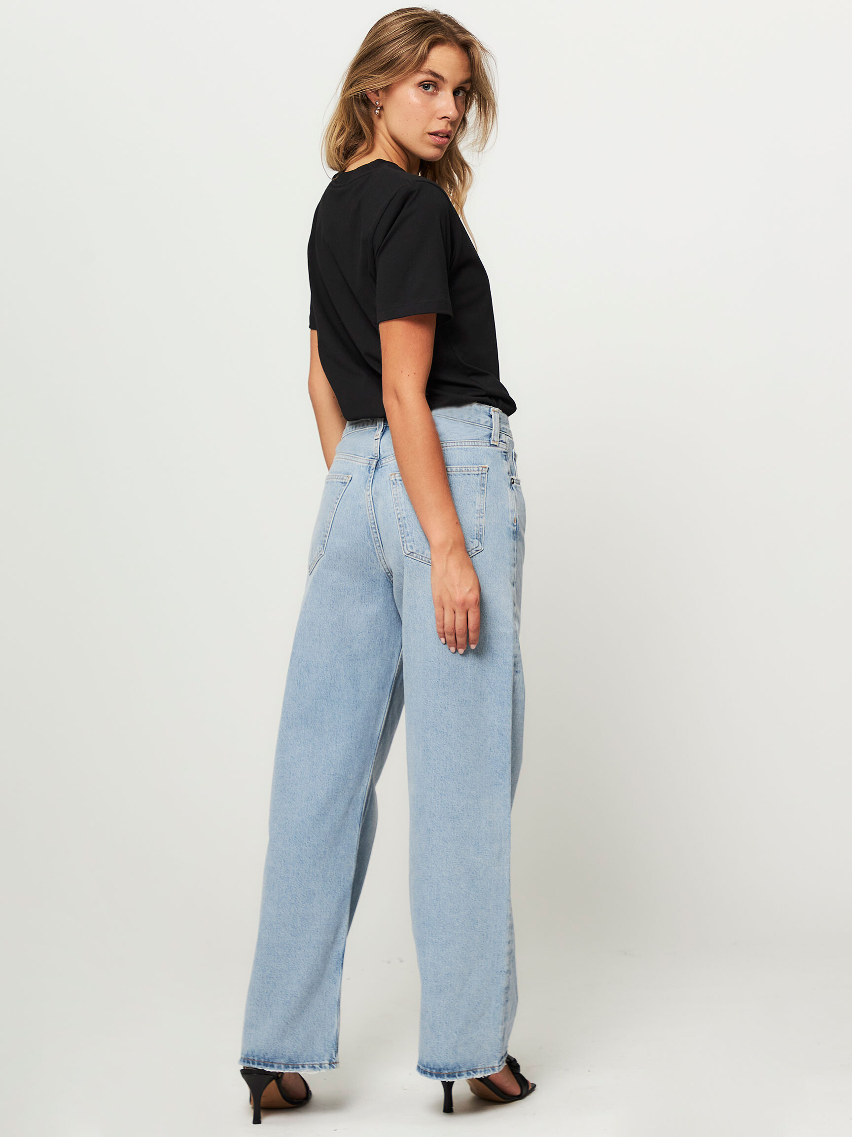 Low slung baggy fit jeans