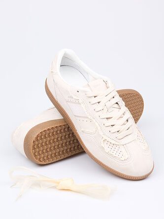 Aloha♡ Alohas | Shoes | Sneakers