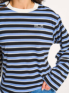 Baum und Pferdgarten | Tops and Blouses | T-shirts