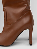 Brown Dot. | Shoes | Boots