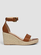 Brown Dot. | Shoes | Sandals