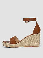 Brown Dot. | Shoes | Sandals