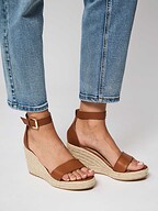 Brown Dot. | Shoes | Sandals