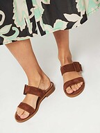 Brown Dot. | Shoes | Flip flops