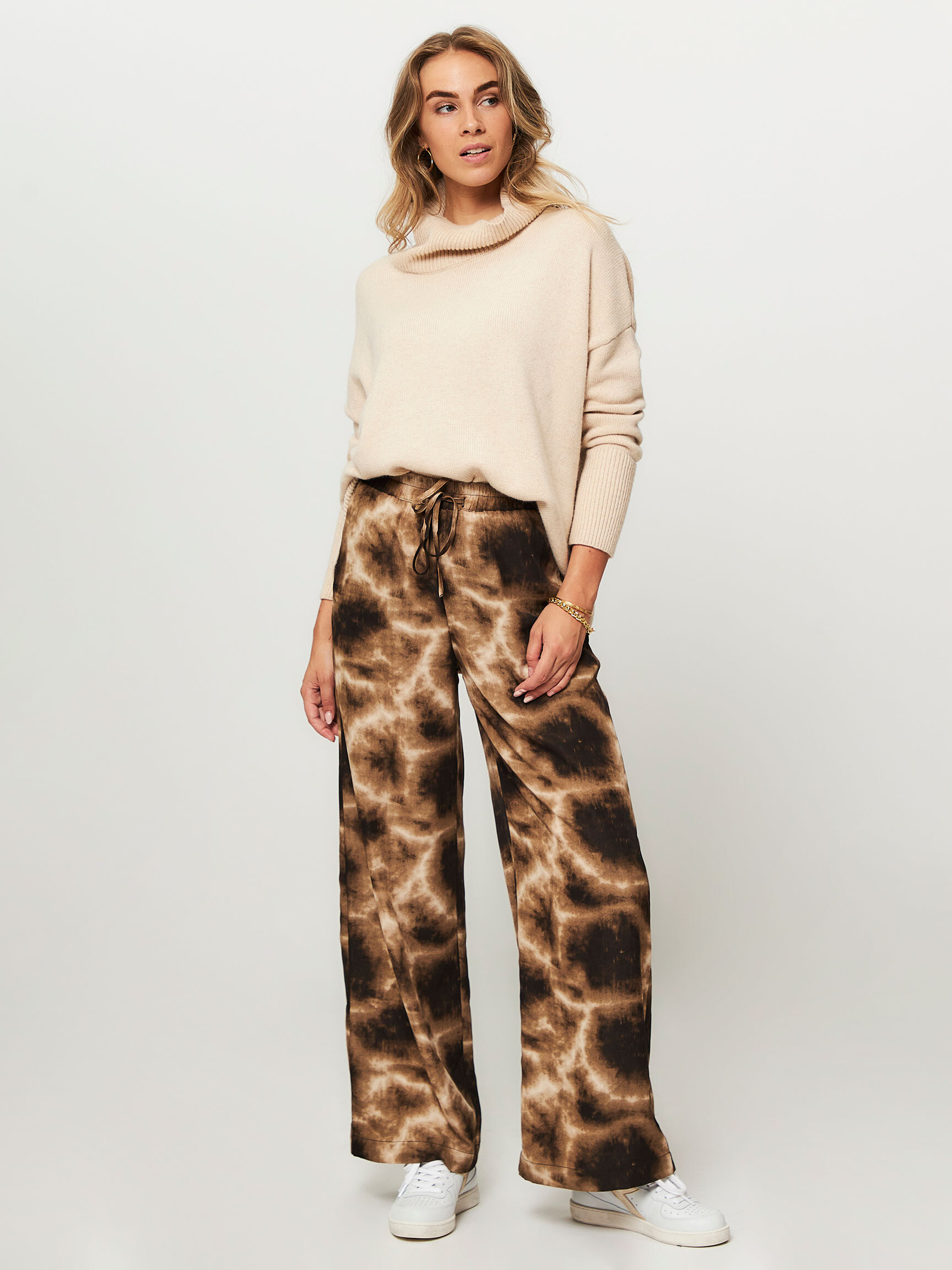 Borneo, woven trousers with print