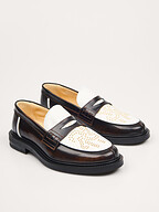 Filling Pieces | Shoes | Ballet flats and Loafers