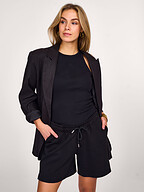 Gestuz | Pants and Jumpsuits | Shorts