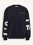 Haute L'Amitié | Truien en Vesten | Sweaters en hoodies