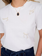 Haute L'Amitié | Tops en Blouses | T-shirts