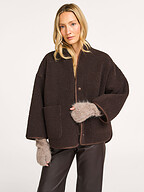Knit-ted | Outerwear | Fake Fur