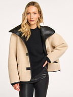Knit-ted | Outerwear | Fake Fur