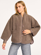 Knit-ted | Outerwear | Fake Fur