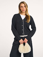 My Essential Wardrobe | Truien en Vesten | Vesten