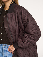 My Essential Wardrobe | Jassen | Jacks