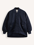 My Essential Wardrobe | Jassen | Jacks