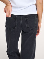 My Essential Wardrobe | Jeans | Loose