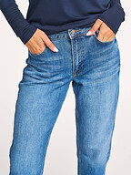 My Essential Wardrobe | Jeans | Straight