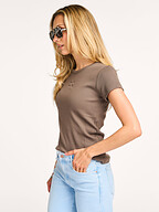 My Essential Wardrobe | Tops en Blouses | T-shirts