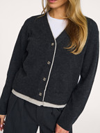 My Essential Wardrobe | Truien en Vesten | Vesten