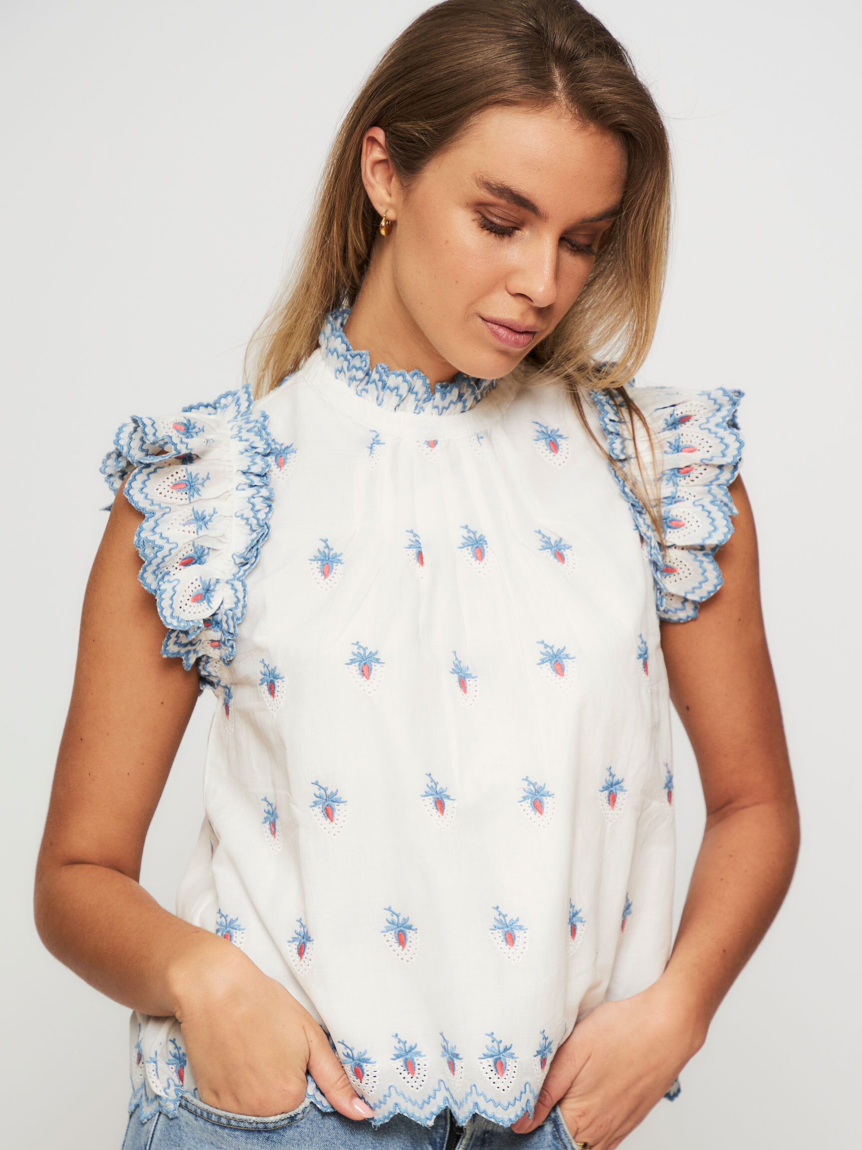 Renee, organic cotton top with embroidery