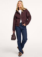 Second Female | Truien en Vesten | Vesten