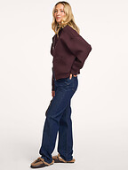 Second Female | Truien en Vesten | Vesten