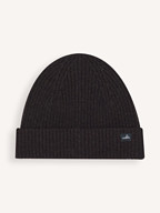 Wahts | Accessories | Hats and Beanies
